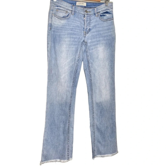 ✨NWT Free People We The Free Light Wash Austin Straight Leg Raw Hem Jeans 26 - Picture 2 of 12